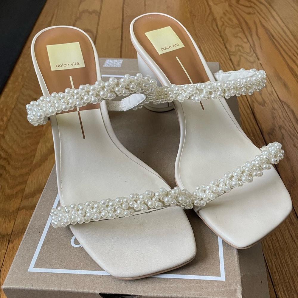 Dolce Vita Noel Pearl Sandal